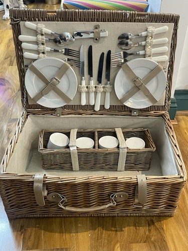 Person fitted wicker - wicker, picnic