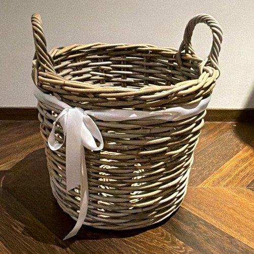 Round beige wicker basket with - round,